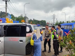 kepedulian dan respon, cepat Pos Pam Terpadu Exit Tol Parungkuda Bantu Persalinan Ibu Hamil